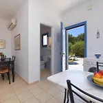 Semesterbostad Stunning In Ampela, Syros