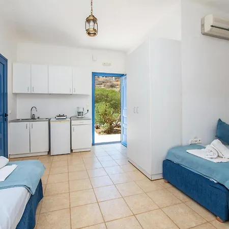 Stunning In Ampela, Syros Mégas Yialós-Nítes